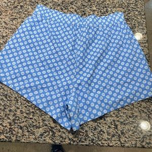 New with tags Abercrombie & Fitch women’s flower shorts size Large
